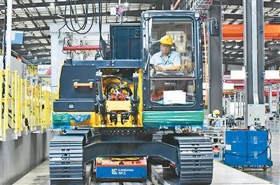 國產(chǎn)大模型崛起 技術開發(fā)硬核突破引領全球新潮流